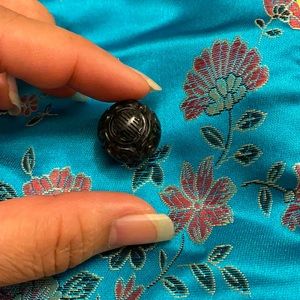 Black jade bead